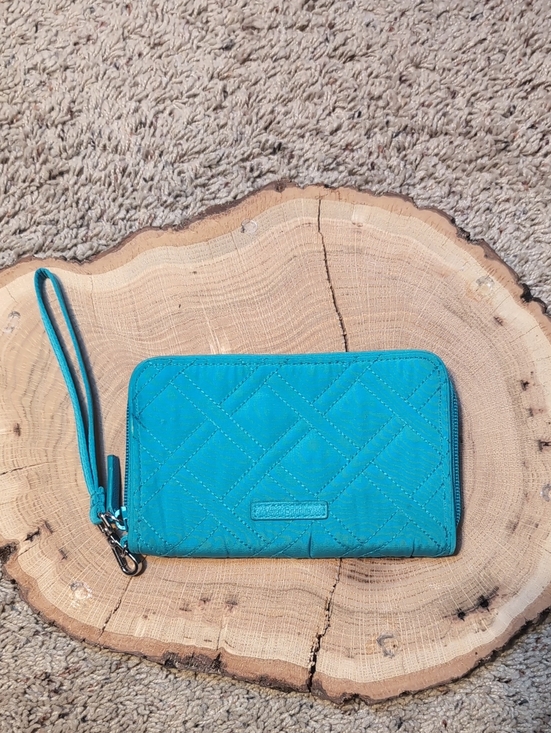 Vera Bradley Handbags - Vera Bradley Turquoise Sea Grab & Go Wristlet Bag Quilted Strap Wallet